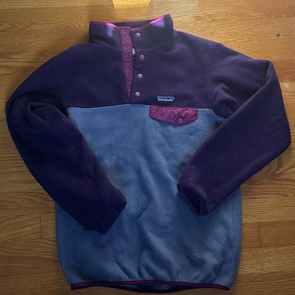 Patagonia Snap Fleece in Purple (XS)